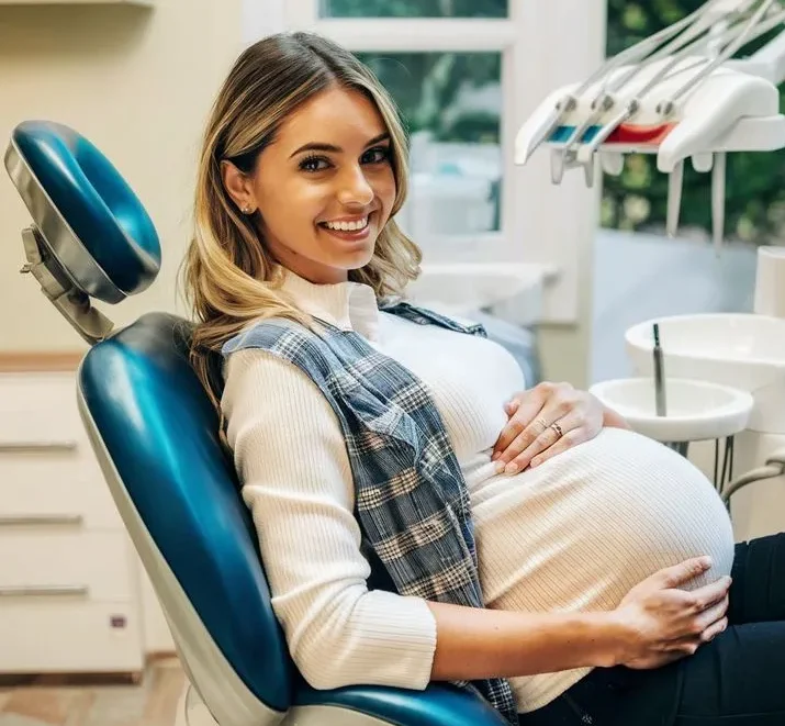 دندانپزشکی در دوران بارداری | راهنمای جامع 2025
